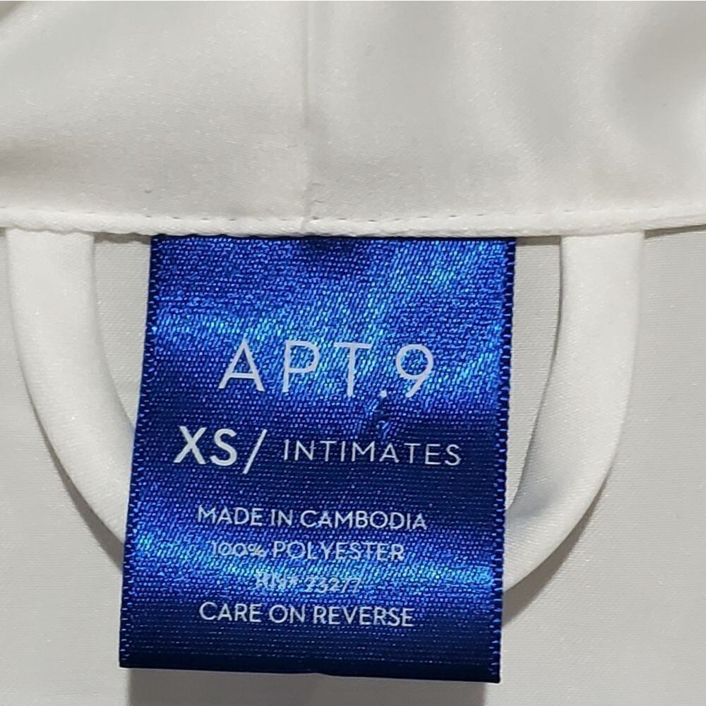 Apt. 9 White Mrs. Bridal Robe, Size X-Small - Picture 3 of 7